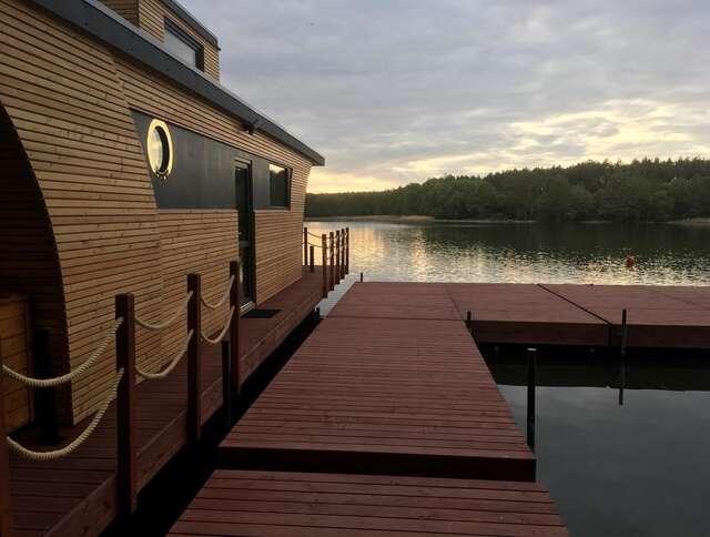 Ботели Houseboat Ślesin Слесин-9